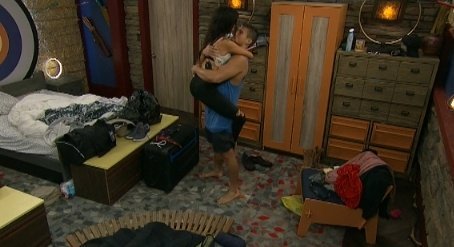 ButFirstRoxy's tweet photo. #BB21
Holly: I don't want people to think Jackson carried me through this whole game!!!

Also Holly: https://t.co/5cJlQ8LAkK