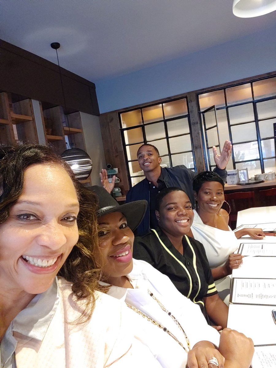 AskTheGoodDoc's tweet image. Our @SXMUrbanView Sunday Line-up family was all the way LIVE in ATL today @BlackWomensExpo the magic continues Sunday at noon in The German Room #AskTheGoodDoctor is Live and @SylviaKAlston at 2 GA INTL CONV CENTER  @MomentumAdvice @torinellis @karenhunter