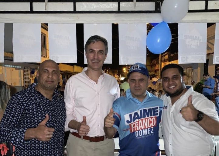 ChriGarces's tweet photo. Gracias a Jaime Franco y Carlos Guevara por recibirnos con la comunidad tuluense.
Junto con @rafavalluno Asamblea #63CD los invitamos a votar por Jaime, uno de nuestros candidatos al Concejo en Tuluá por @CeDemocratico y por Jorge Castaño a la Alcaldía.
#PorUnValleSinMiedo https://t.co/eeOvGWMkd7