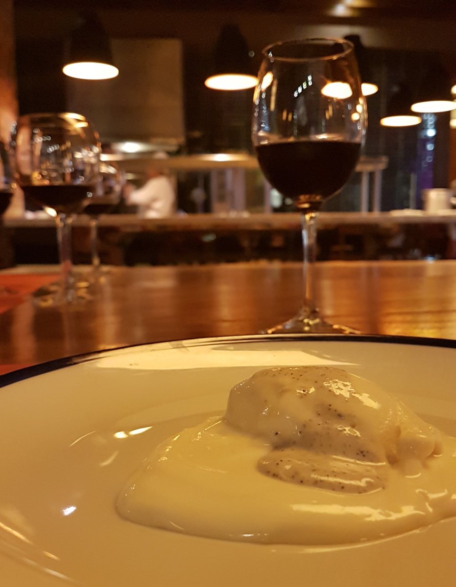 Mousse de chocolate blanco, helado de masa de maiz, porcinis y trufa con un <a href="/casamadero/">Casa Madero</a> Shiraz

#FestivalGourmetBarcelo