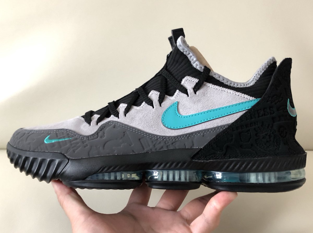 rrryyy1103's tweet photo. atmos × NIKE LEBRON XVI LOW AC ''CLEAR JADE''

#LEBRON16LOW #atmos #clearjade https://t.co/OCKHGlveHp