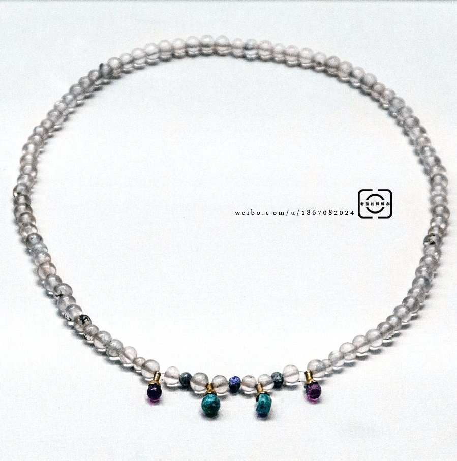 xujnx's tweet photo. Necklace of crystal beads worn by a Sogdian woman when she died in 755 at the age of 60. She had a tomb for herself in Xi'an. Her family name, Mi, suggests that her ancestors came to China from Panjakent, Tajikistan. Her epitaph in Chinese indicates she married a Chinese general. https://t.co/RTymIRY66I