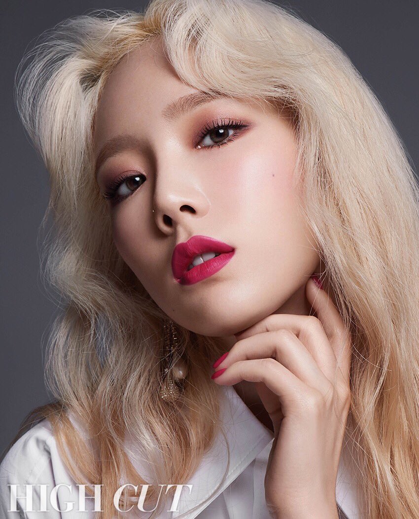 thesonesource_s's tweet photo. September Girl Group Individual Brand Ranking:

#Taeyeon #2
#Yoona #4 
#Sooyoung #21
#Yuri #27 

https://t.co/C6PTzE3d89…

#태연 #윤아 #수영 #유리 #소녀시대 #GirlsGeneration #SNSD @GirlsGeneration https://t.co/vEeWx5xbth