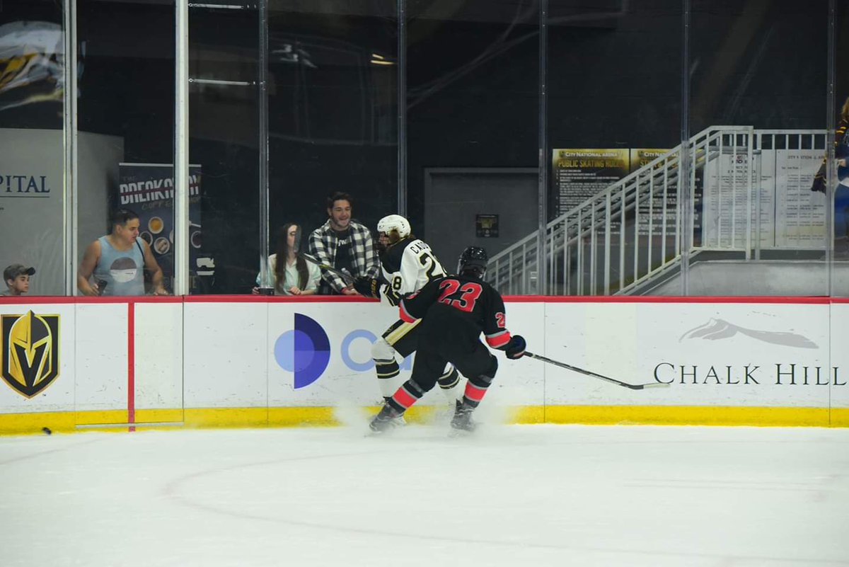 EricMinks's tweet photo. @UNLVRebelHockey doubles down against Colorado. Starting off the Season  2-0!! #rebelhockey #vegasborn #UNLV #snmmedia https://t.co/hbR6lHrpse