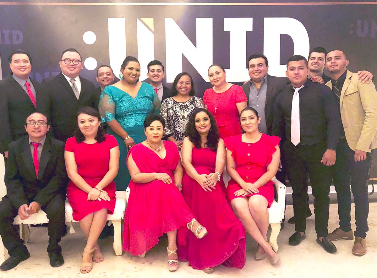 UNID_Czm's tweet photo. GRACIAS EQUIPO UNID Campus Cozumel por darnos la oportunidad de entregar la Generación de Licenciatura 2016 -2019 y haber entregado el grado de Maestros en Administración de Negocios, Educación y Juicios Orales. https://t.co/askPQldXgx