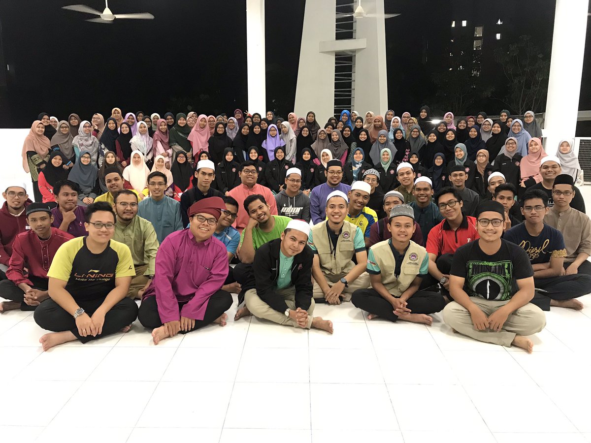 prmuitmpa's tweet photo. [ Malam Jalinan Ukhuwah ]

Bersama semua ahli dan sekiteriat PRM.

#initiatingchanges
#towardislam https://t.co/G14hEdhxV1