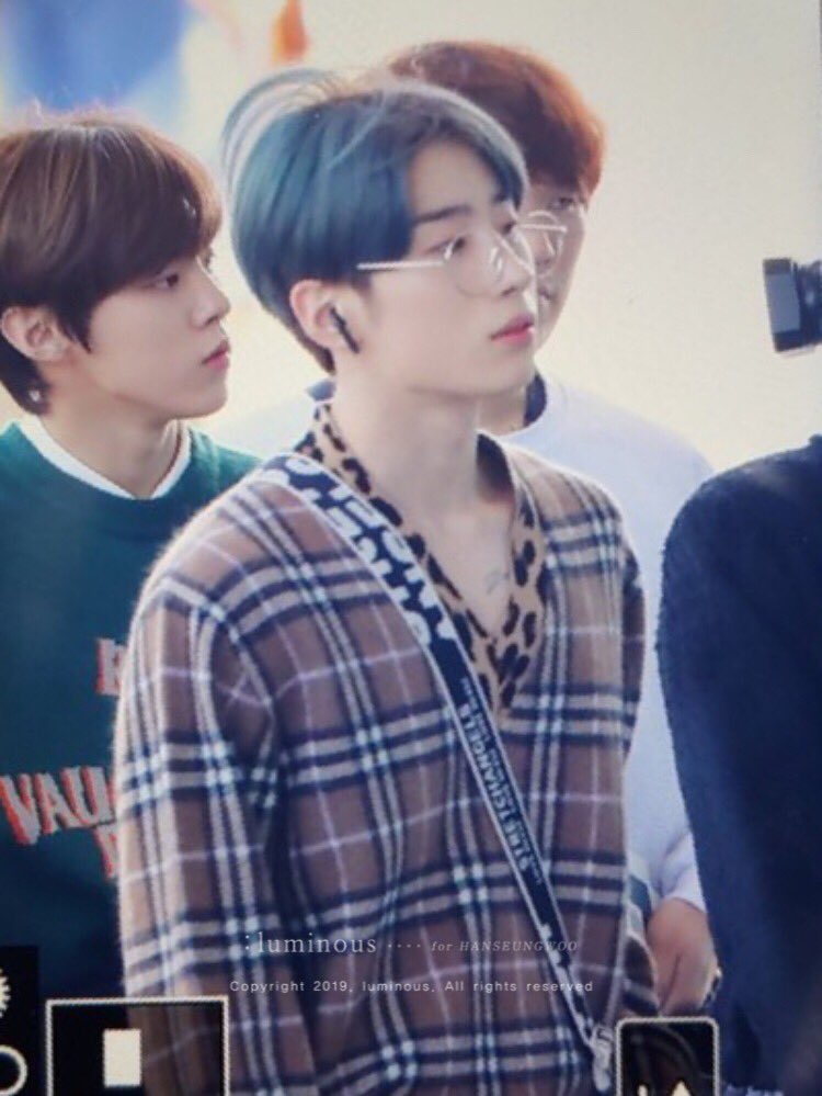 luminous941224's tweet photo. #한승우 #HSW #HANSEUNGWOO
#X1 #엑스원 #X1_FLASH #FLAϟH 

흑흑ㅠㅠ 걸어다니는 화보네ㅠㅠ https://t.co/Au3RFnWHv5