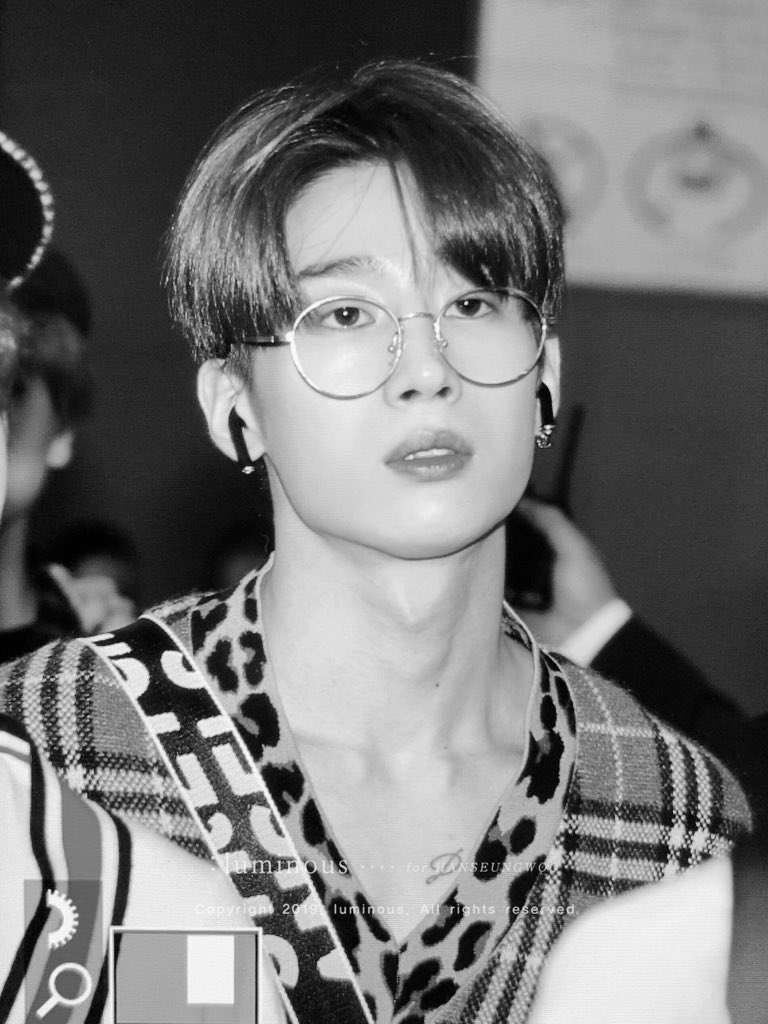 luminous941224's tweet photo. #한승우 #HSW #HANSEUNGWOO
#X1 #엑스원 #X1_FLASH #FLAϟH 

흑흑ㅠㅠ 걸어다니는 화보네ㅠㅠ https://t.co/Au3RFnWHv5