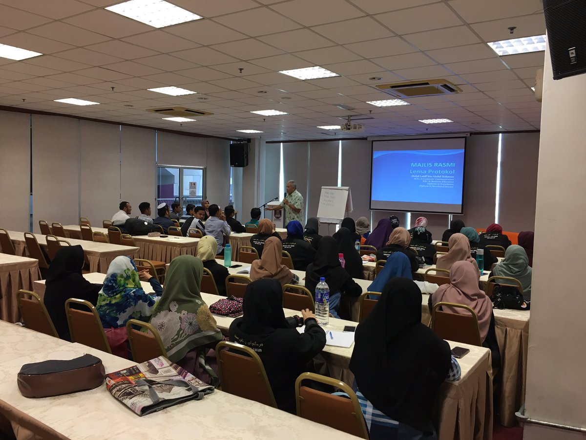 prmuitmpa's tweet photo. [ Kursus Pengurusan Majlis Dan Protokol ]

Bersama semua sekiteriat PRM dan penceramah jemputan En. Abdul Latif.

#Initiatingchanges 
#towardIslam https://t.co/37ScK0g3fd