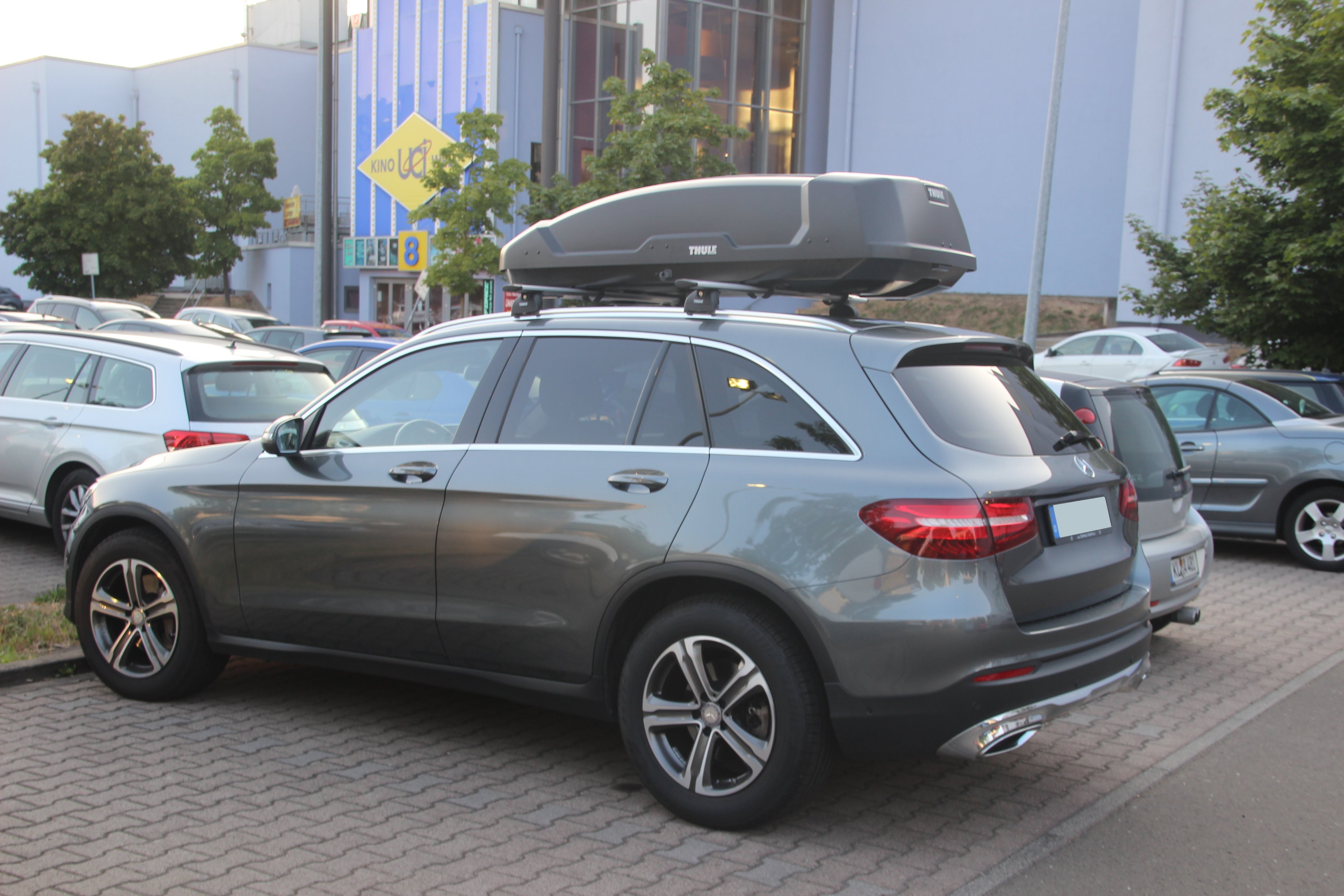 dachboxexpert on Twitter: "Dachbox mit Dachträger für Ihr Auto günstig  mieten in #Kaiserslautern und weiteren Orten in der Region bei  https://t.co/R8c61XPapC Beispiel: Box mit einem Volumen von 450 Litern auf  einem Mercedes