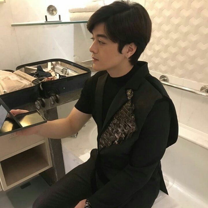 SolidDJPAko's tweet photo. "Define perfection"
"Define handsome"
"Define attractive"

CHARLES KIERON MANALAD! ❤ https://t.co/LkP7rRicZq