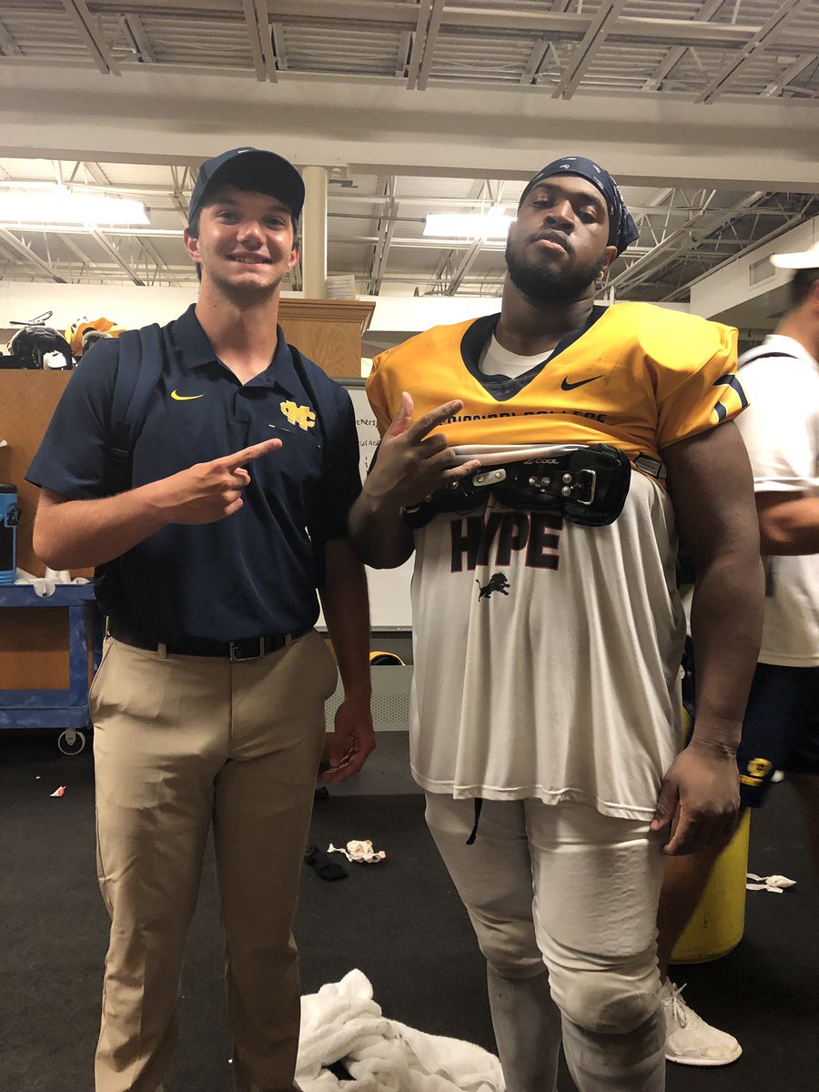 AlexHowarth00's tweet photo. Glad to have coached in my first D2 College Football Game tonight. I love this family! #gochocs https://t.co/OnFQaEOB7U