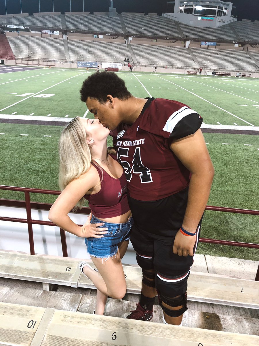 shelby_taylor74's tweet photo. 3 years later and #54 still has my heart❤️ #aggies https://t.co/v6AV5OhyZU