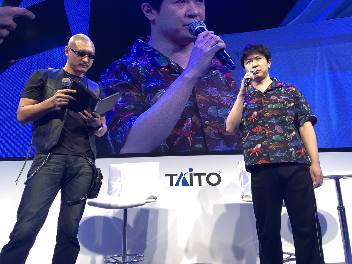 タイトー 声優 杉田智和さんが着ているシャツをよく見ると お分かりいただけただろうか Tgs19 ダライアス ラクキン タイトー タイトー 声優 杉田智和さんが着ているシャツをよく見ると お分かりいただけただろうか Tgs19 ダライアス ラクキン タイトー