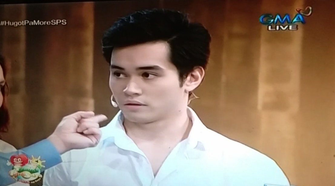 PearlPontillano's tweet photo. British po sya, ang gwapo nya dba? ❤ @SundayPinasaya @gmanetwork 
#HugotPaMoreSPS
#KimLineKantaseryeSPS
#KimLine
#KimLast
#KylineAlcantara https://t.co/qUynsFl0OM