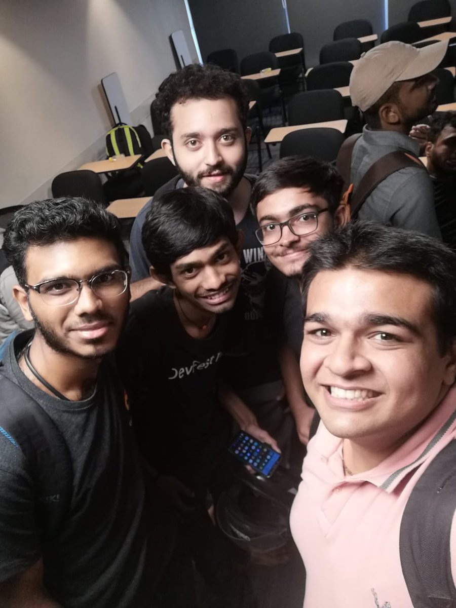manthan_ladva's tweet image. My kind of group of techies 

#gdgcloudahm
@GDGCloudAhm 
@GoogleDevsIN