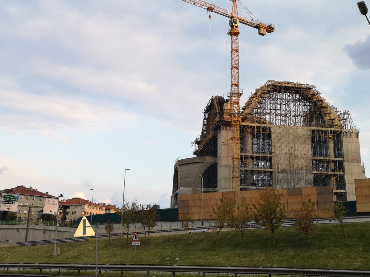 Biride çıkıp demiyor ki bu Ümraniyede ki camii inşaatı neden durduruldu sebebi nedir çok pis DEDİKODULAR dönüyor açıklık getirelmesi gerek camii vakıf başkanı araştırılmalı <a href="/suleymansoylu/">Süleyman Soylu</a> <a href="/RTErdogan/">Recep Tayyip Erdoğan</a> <a href="/diyanetbasin/">T.C. Diyanet İşleri Başkanlığı</a> <a href="/DiyanetVakfi/">Türkiye Diyanet Vakfı</a> <a href="/Akparti/">AK Parti</a> <a href="/akpartiistanbul/">AK Parti İstanbul</a>