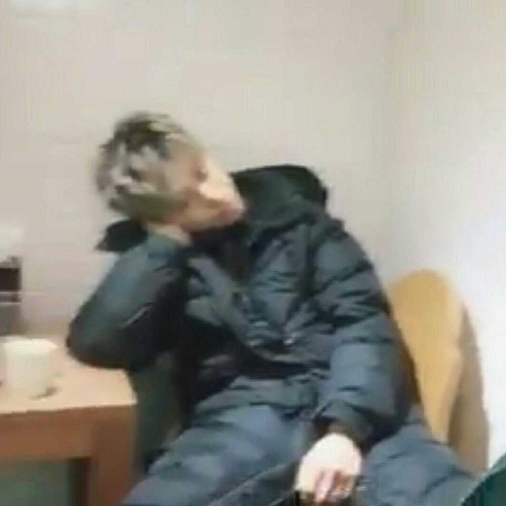 softeuijins's tweet photo. hello just a short update on my life i made the mistake of playing feeling inst on loop while studying for my 1st college exams and now i'm in tears https://t.co/MF3bZ786cx
