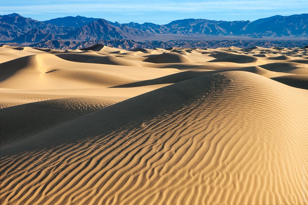 Plutoliveshere's tweet photo. #CallMeStrangeBut my dunes aren't made of sand; they're made of methane particles the size of sand grains. My dunes have been compared to the Mesquite Flat dunes in Earth's Death Valley. At 500,000 yrs old, they're among my youngest features.#Pluto #Space https://t.co/Ie4JMiP2BJ https://t.co/oRKetJWCry