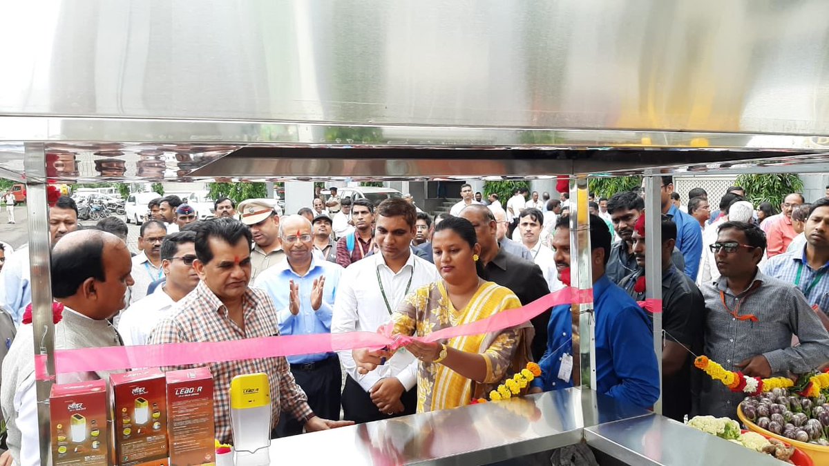 LupinCSR's tweet photo. @Amitabhkh CEO #NITIAayog inaugurated #Pullcart as an #LupinInitiative to develop micro enterprise to support the livelihood of 200 #landlessfamilies. #EnrichingLives @PMOIndia @yadujaipur @RakeshRanjan @sitaramgupta11 @RaviDeshpande89 @LaxmanKhose1 https://t.co/TkAJWXQgSp