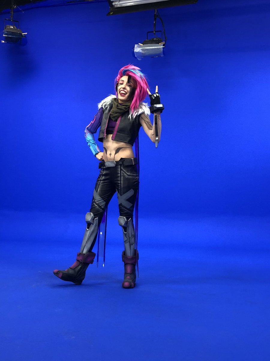 GiselleFitch's tweet image. Fotitos por el Foro! 😜🤟🏻 #projectjinx #gizerucosplayer #aztecaesports #leagueoflegends #riotgames