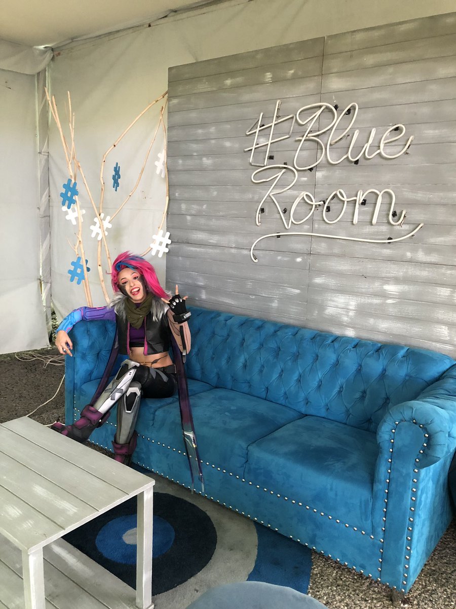 GiselleFitch's tweet image. Fotitos por el Foro! 😜🤟🏻 #projectjinx #gizerucosplayer #aztecaesports #leagueoflegends #riotgames