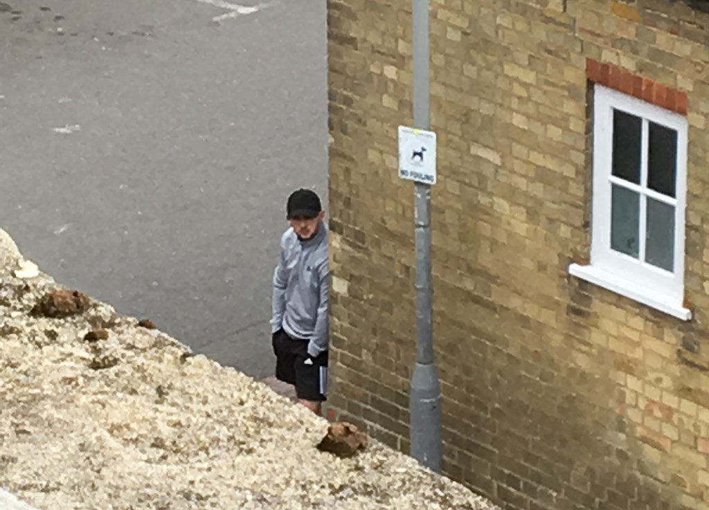 Have you seen this man?

Thames Valley Police want to speak to him following a theft in Milton Keynes.  

At around 4pm on Friday 2nd August a silver BMW was parked on the High Street in Woburn Sands when it was broken into and cash was stolen.

#HeartNews