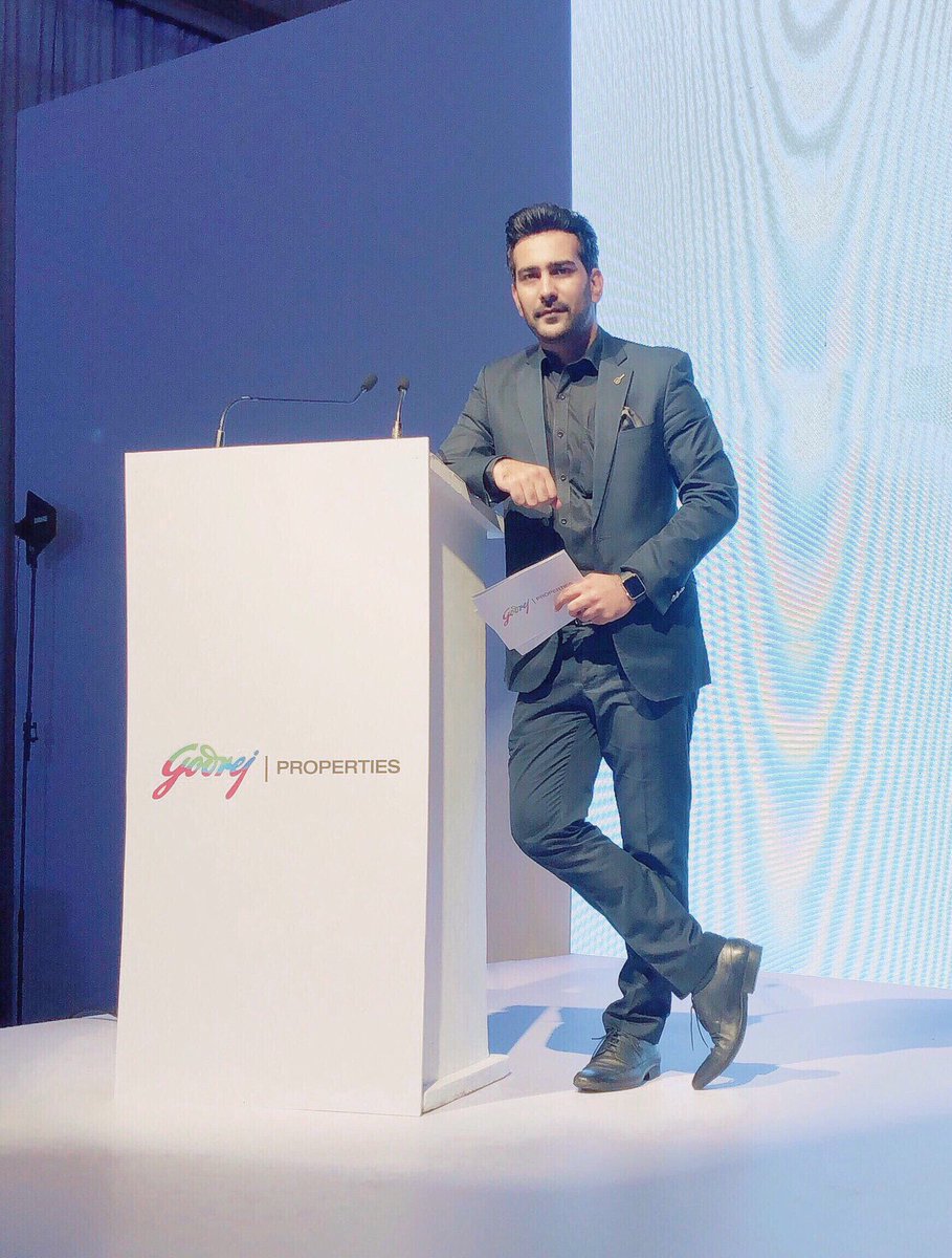 SoheilKapadia's tweet image. Yet another fantastic show for @GodrejProp 
Hosted Godrej Partners Connect and the launch of two equally amazing projects in Mumbai. Sheer pleasure meeting the best brains in the business! Flawless execution by team #Uponthestage #eventfaqs #livequotient