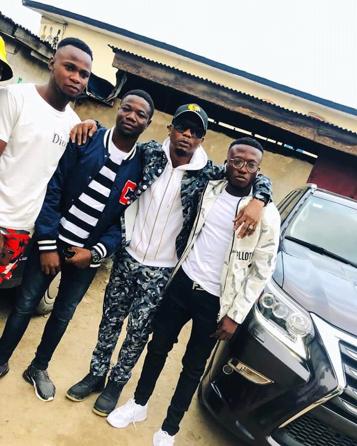 badmus_fazaz's tweet photo. @Bod_official1 ft @IamReminisce #ShenkWhoShenkYou Video Shoot In Progress.. @pocolee_
@Ramzy899 #taiwohazzan #ThaCrystals #Ijobacrystal @kogbagidi @Zlatan_Ibile #Jasiking #Pocolee #SWSY #music #musicvideo #funaab #ZazkidPR #Zazkidblog https://t.co/eZQ43dn5Jj