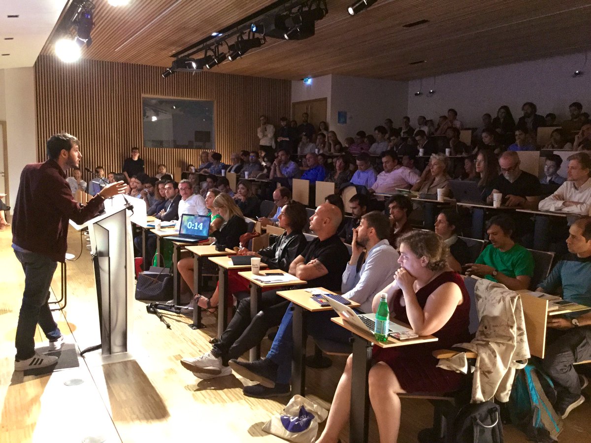 Au fil des pitchs de 3 minutes devant un amphi plein, les propositions s’enchaînent sur différentes thématiques : étendre les zones piétonnes, mettre en place une monnaie locale, poursuivre l’ouverture de places d’hébergement pour les SDF... Merci à tous !