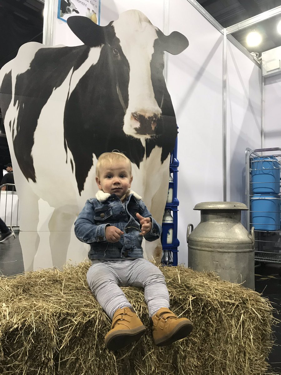 GCH_Charity's tweet photo. Never too wee to enjoy a tasty pit stop @OWBIGBucket Farewell Weekend from @DairiesMcqueens 🥛🐮

Huge thanks to this wonderful local dairy for supporting our young patients. https://t.co/duJO907zUI