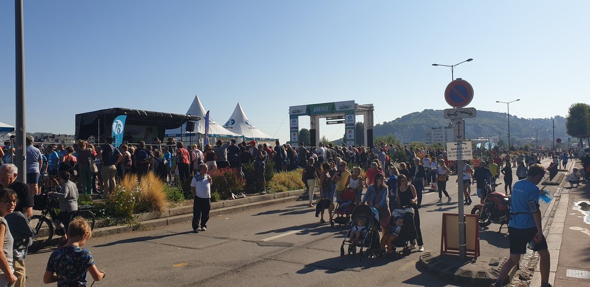 digiandco's tweet photo. Une belle fête à #Rouen pour le @Seinemarathon76 ! 
Du spectacle, du record, et du divertissement tout publics !

Belle réussite pour la @seinemaritime ! https://t.co/XFSDkL6Sxx