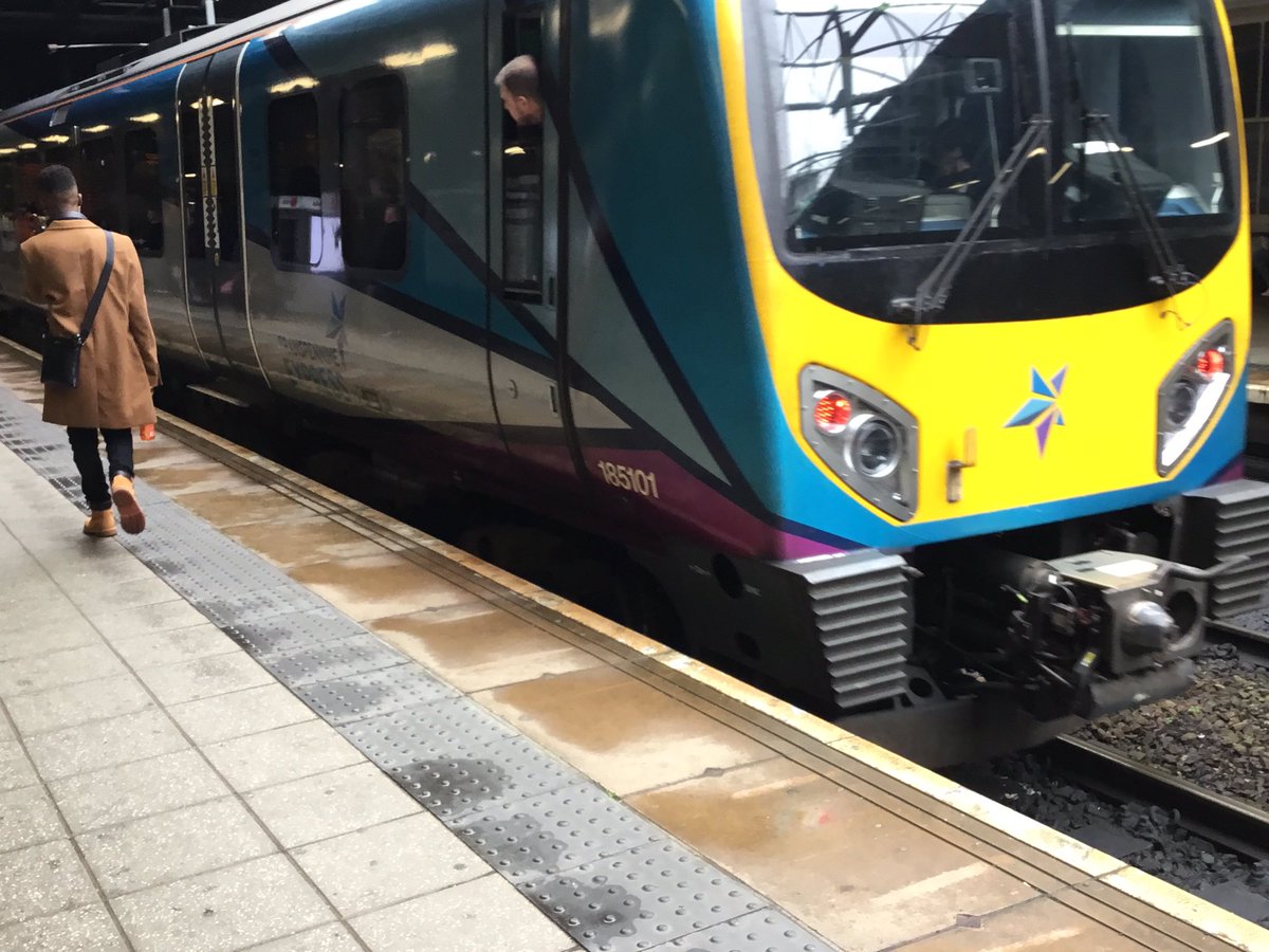CicelyTmd's tweet photo. 1P21 1020 Manchester Airport to Newcastle
TransPennine Express service @ 1045 at MCV ,
Full to the roof and baggage blocking every doorway.
MIA - North East routes should be 6 cars minimum
Wake up @TPExpressTrains @TPEassist #CrowdedAgain
YES I would like a reply Transpennine https://t.co/1zv8nhxOoB