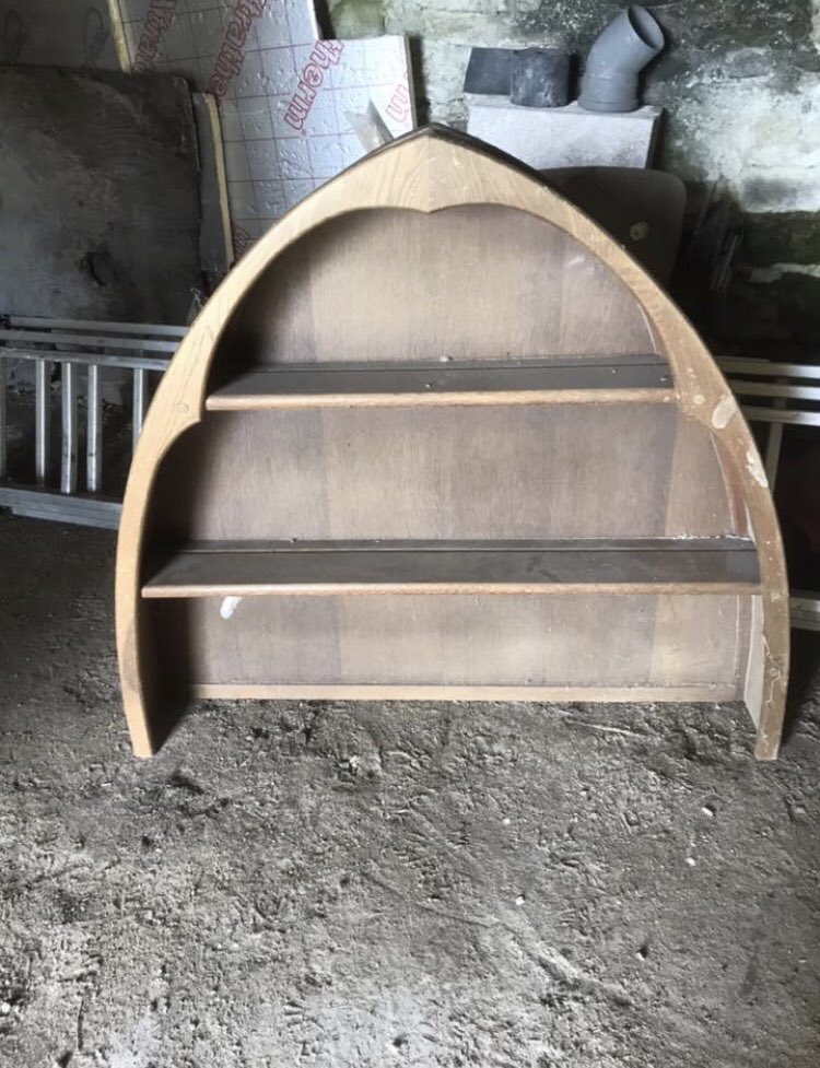 ninka1k's tweet photo. I love FB marketplace! With a bit of a paint to weather proof it this is goind to make an amazing plant theatre for miniature hostas or primulas 😁 https://t.co/NSF433EzS5