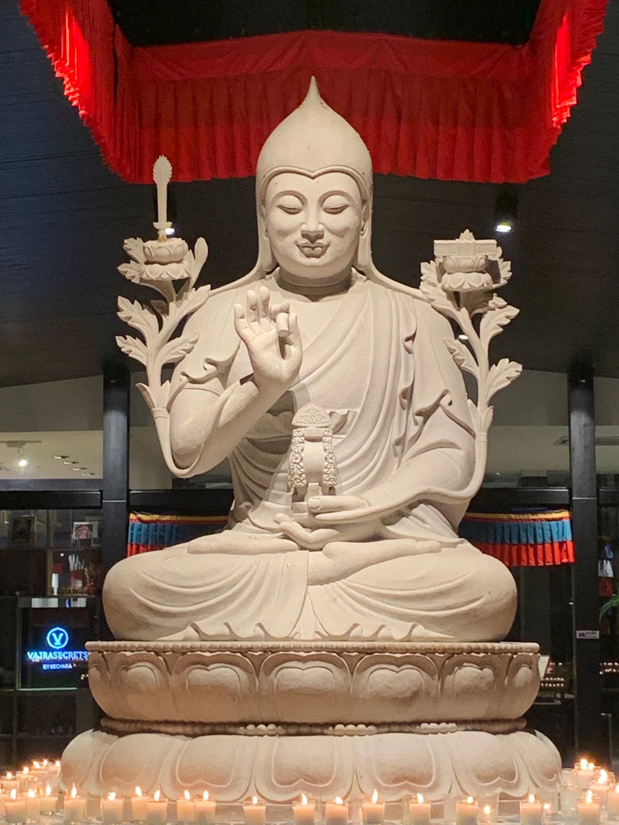 linmunlee's tweet image. #Lama #Tsongkhapa is the #emanation of #Buddha #Manjushri, #Vajrapani &amp;amp; #Chenrizig. He is the found of gelug #lineage in #Tibetan #Buddhism. 

#tsemtulku #buddhism #spiritual #religion #kechara #Bentong #compassion #kindness