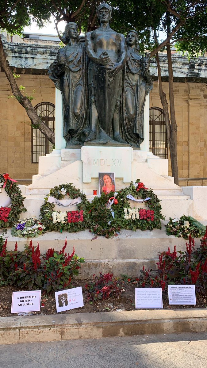 occupyjusticema's tweet photo. #MemorialWatch
People stop & ask: Why was #DaphneCaruanaGalizia killed? Who killed her? Why is @JosephMuscat_JM blocking a #publicinquiry? What is he hiding? Who is he protecting?
#JusticeforDaphne
@ECPMF @RSF_en @rebecca_vincent @repubblikaMT @AlexCrawfordSky @pen_int @coe https://t.co/QQQDSb2Alo