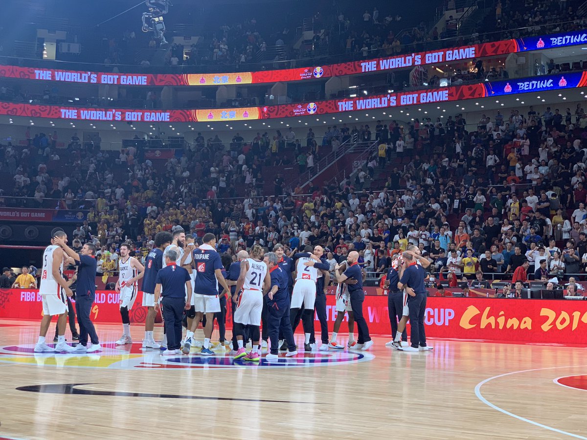 tonyparker's tweet photo. Félicitations à la @FRABasketball !!! Médaille de bronze 🥉🇫🇷🥳 https://t.co/RIX6d8F43C