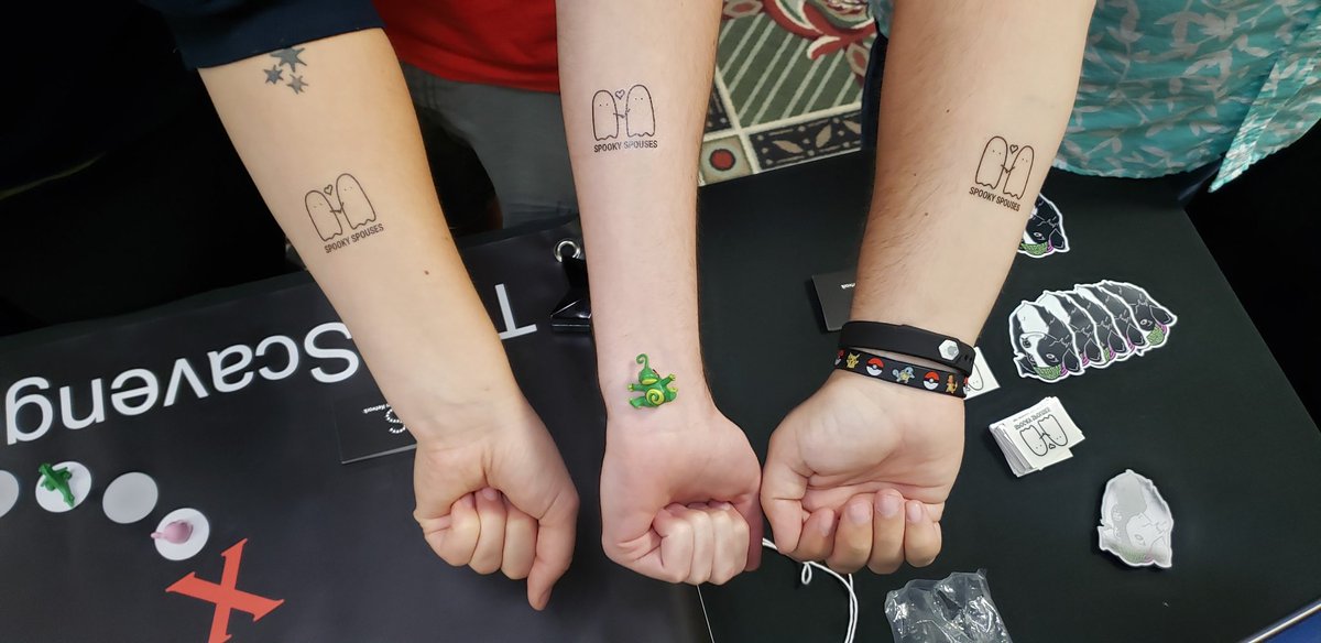 Spooky_Spouses's tweet photo. @midoricon was so much fun! Thank you so much for having us! We met some new friends, got to hang with our #ScavFam, and Tracy, Graham, and Colin got some fresh ink! @adealswarlock @GrrrAHamT @ColinMParker #SpookySpouses #ScavFam #MidoriCon #NiceInkBro https://t.co/NSOOfzfAEN
