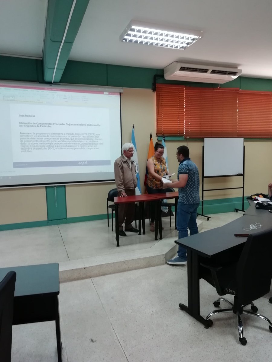 GZuritaH's tweet photo. #CIMACI FCNM ESPOL, entrega de certificados a investigadores que expusieron resultados de sus trabajos, al finalizar el 1er semestre del presente año lectivo.
Mesa directiva Drs. J. Vielma y R. Bracamonte. Director CIMACI Dr. J. Cabezas. https://t.co/7oa116sZhv