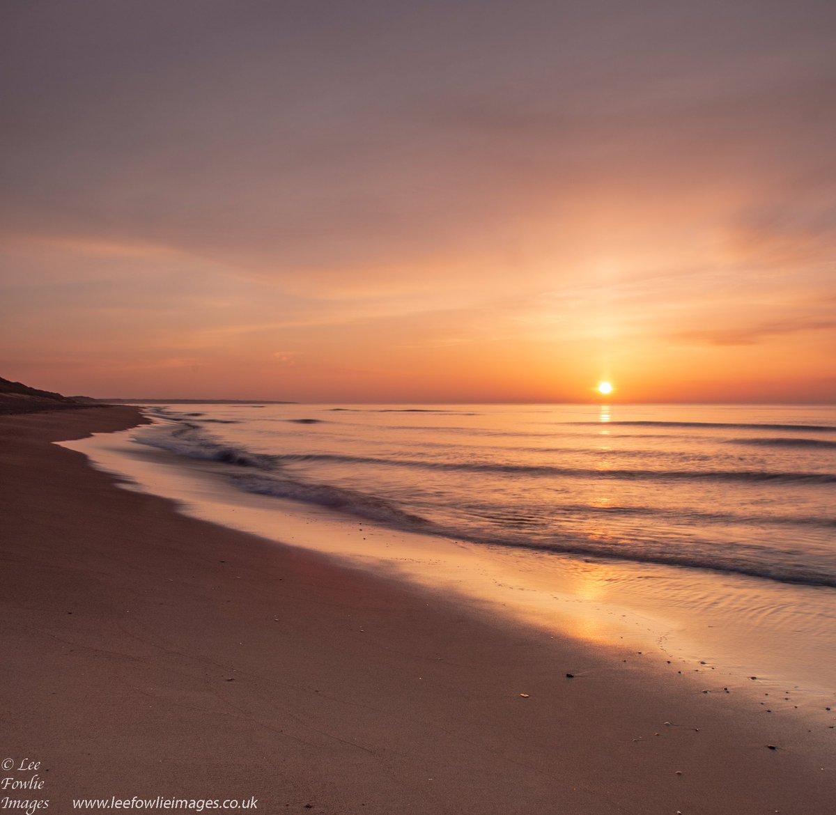 Balmedie_Don's tweet photo. Sunrise over Balmedie Beach, Aberdeen. If you like this photo it’s framed and on display at Day 2 of NEOS at The Sand Bothy, Balmedie Beach. Doors are open from 10-4.

#NEOS2019
#yellowsigns
#openstudios
#visitabdn
#neosroadtrip
#Balmedie #balmediebeach https://t.co/ZwaX3UHlmU