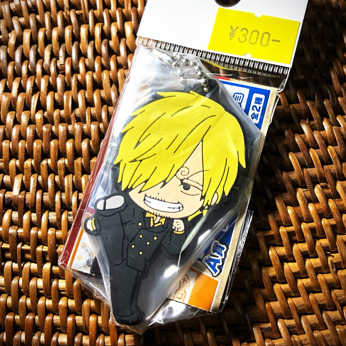 O Xrhsths Lefty Sto Twitter ガシャポンくじone Pieceあそーと あんまり好みのデフォルメじゃないからスルー って言ってたんだけど中古屋で安かったから買ってしまった だってラバストの価格がゾロ600円 ハンコック500円 ペローナ400円 サンジ君300円だったん