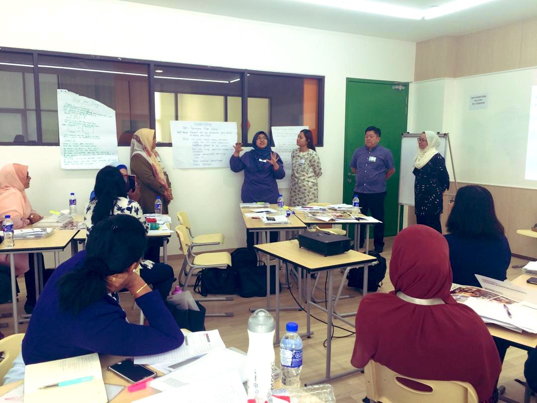 My reflection: Being a trainer doesn’t mean that you have to be the sage of the stage most of the time. The more you empower your delegates to speak up and share, the more enriching the session will become :)
<a href="/CambridgeInt/">Cambridge International Education</a> #his_learning <a href="/RozaCRWillis/">RozaCRWillis</a> <a href="/secondaryBM/">HISBM</a> @MsSitiZaza