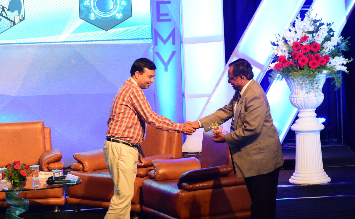 SIBMBengaluru's tweet photo. The unveiling of Orion Volume VII - 2019-20- The Research Journal of SIBM B, took place at Alchemy 2019. 
Mr. Deepak Bhalla along with our Deputy Director, Prof. A Vidyasagar, Dr. Vandita Dar, Prof. Atish Dasgupta &amp; Dr. Madhavi Sethi at the unveiling. 
#Alchemy2019 #AlchemyAtSIBM https://t.co/Xz2qFd7Bob