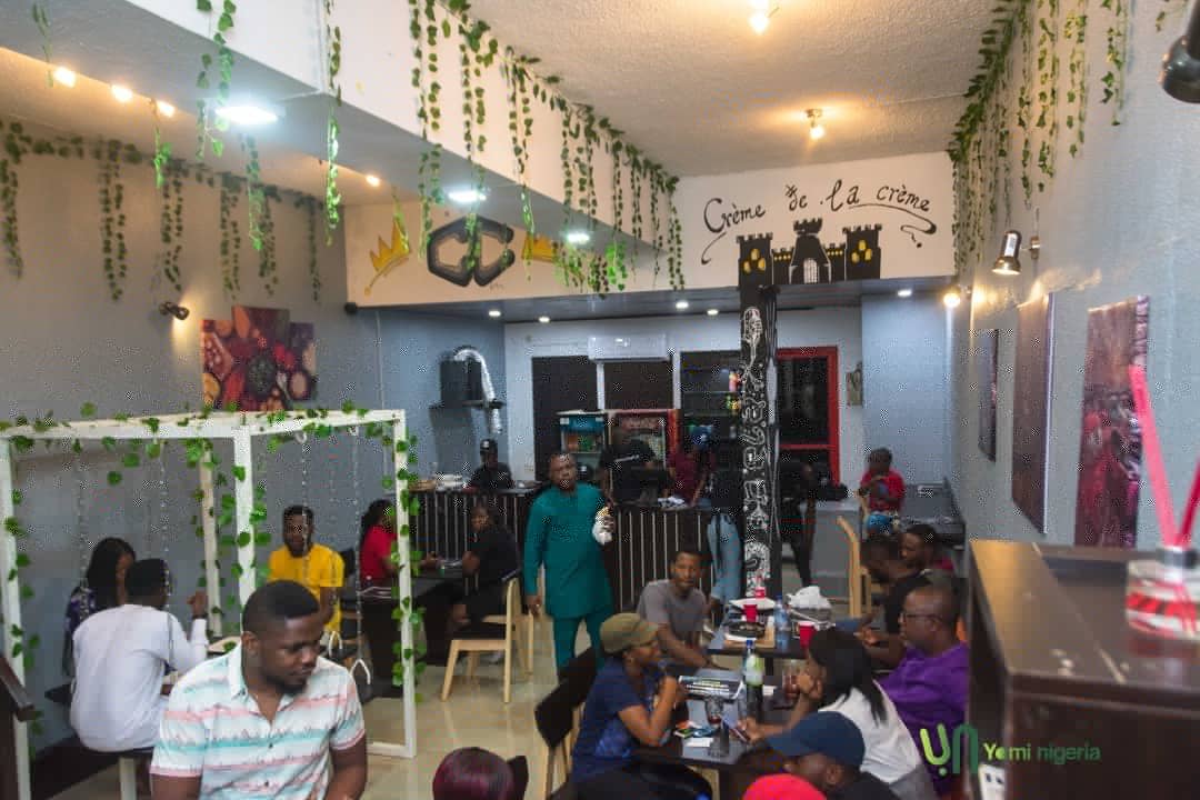 Cremecastleng's tweet photo. Moments from the opening
#bbnaija #cremecastle #teamoau #teamoui #greatife #food #restaurant https://t.co/aLuKKVUt2s