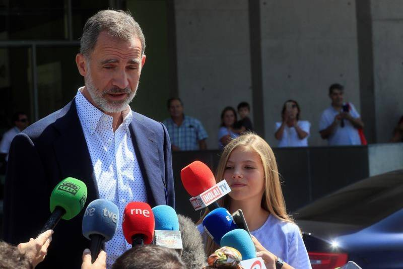 HAPPY BIRTHDAY,    TO QUEEN LETIZIA OF SPAIN! 