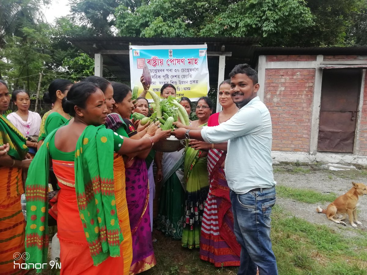 DavidBorah7's tweet photo. #PoshanMaah2019
#PiramalFoundation
#DhamdhamaIcdsBaksaAssam
Quiz competition among local wemen folks and prize distribution. https://t.co/jBOgdoYN5s