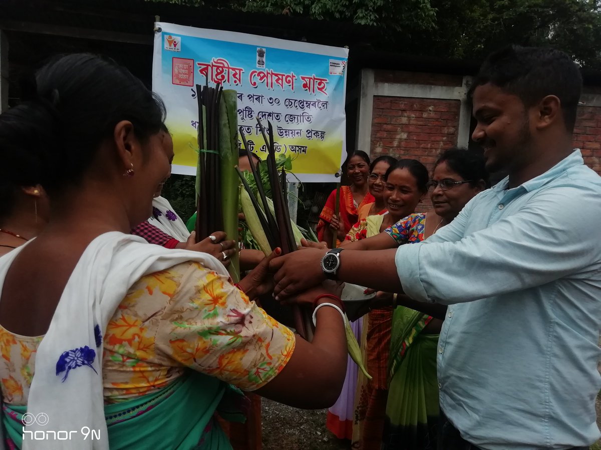 DavidBorah7's tweet photo. #PoshanMaah2019
#PiramalFoundation
#DhamdhamaIcdsBaksaAssam
Quiz competition among local wemen folks and prize distribution. https://t.co/jBOgdoYN5s