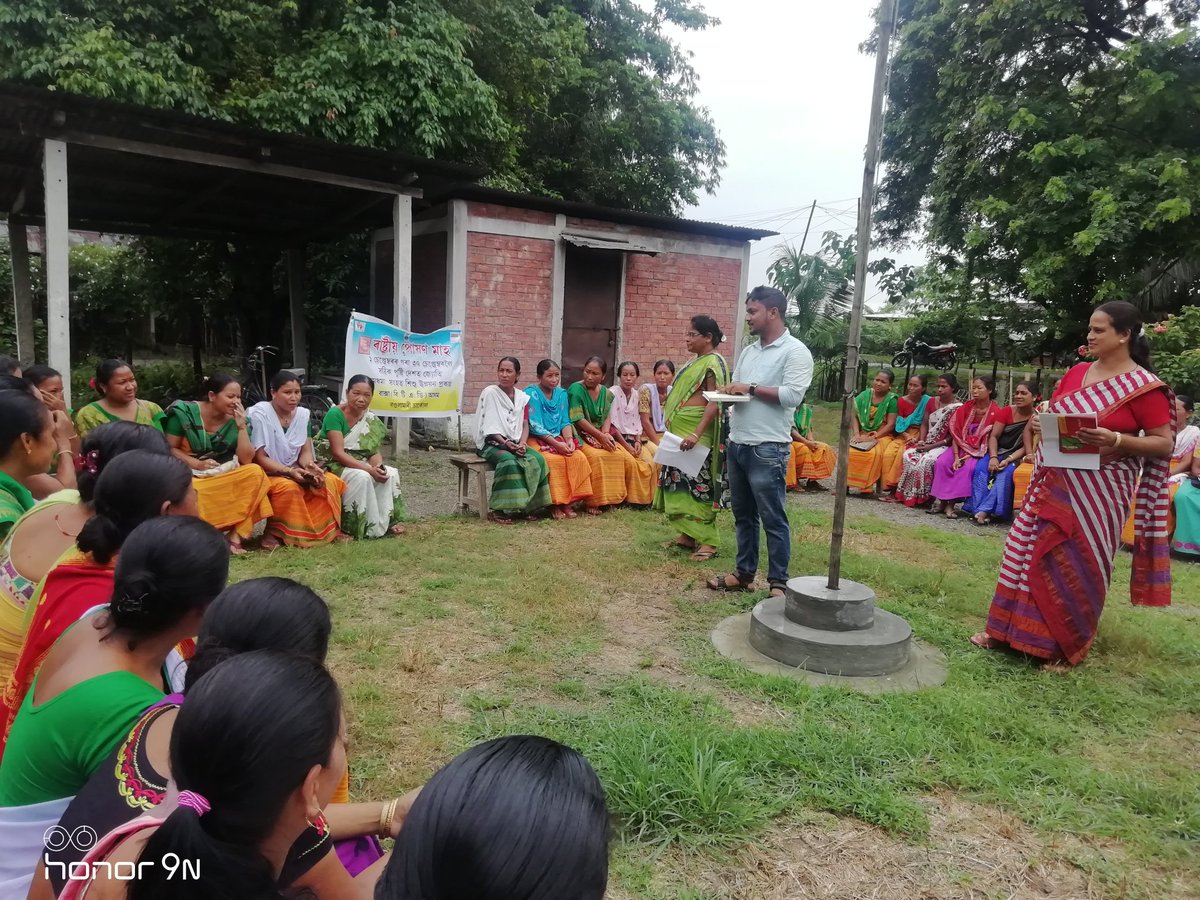 DavidBorah7's tweet photo. #PoshanMaah2019
#PiramalFoundation
#DhamdhamaIcdsBaksaAssam
Quiz competition among local wemen folks and prize distribution. https://t.co/jBOgdoYN5s