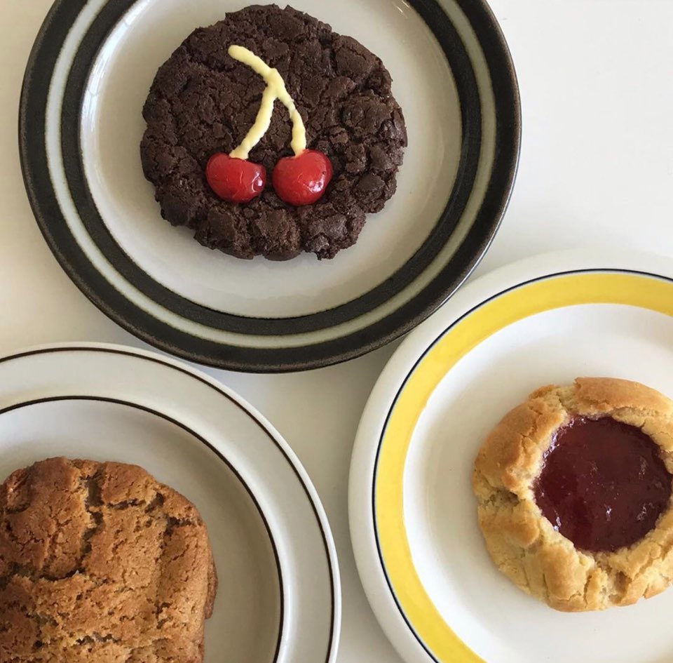 pegopa_korea's tweet photo. 韓国🇰🇷スウォンにある
クッキーが話題なカフェ☕️

🍪빌라마이레아(villa mairea)🍪

シンプル好きな女の子から
大人気な今大注目なカフェ❣️

こだわりのかわいいクッキーと
ドリンクの組み合わせは最高😋👏

📍경기 수원시 팔달구 신풍로 73
#ペゴパ #韓国情報 #韓国料理 #韓国カフェ https://t.co/yE8P5sSb65