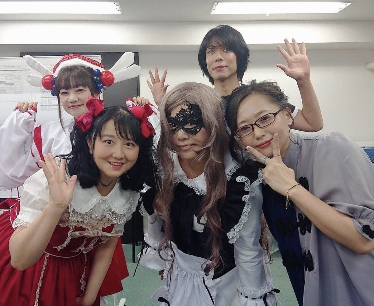 sasa_kaorun's tweet photo. そして、
忘れないうちに思ひで。。

大野まりなさんと新堂真弓さんと、南ピル子さんと、るざりんさんと！

#EEEFINAL https://t.co/oBsSwBiqQj